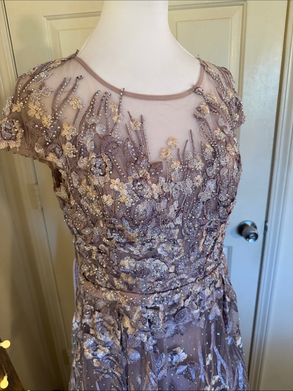 MAC DUGGAL
Light Purple Embellished Floral Cap Sleeve A Line Gown - Picture 5 of 15